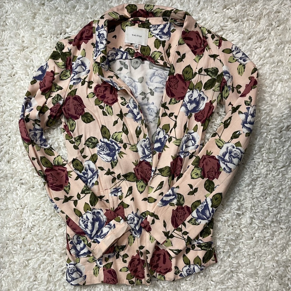 Aritzia Talula brand floral blazer